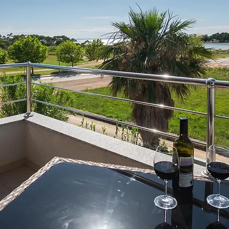 Apartment Terezija By The Sea Privlaka (Zadar)